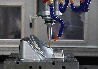 The difference between CNC engraving and milling machine and CNC machining center